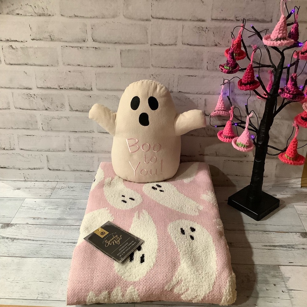 Spooky Night 2 Piece Set Pink Ghost Throw and Plush Ghost